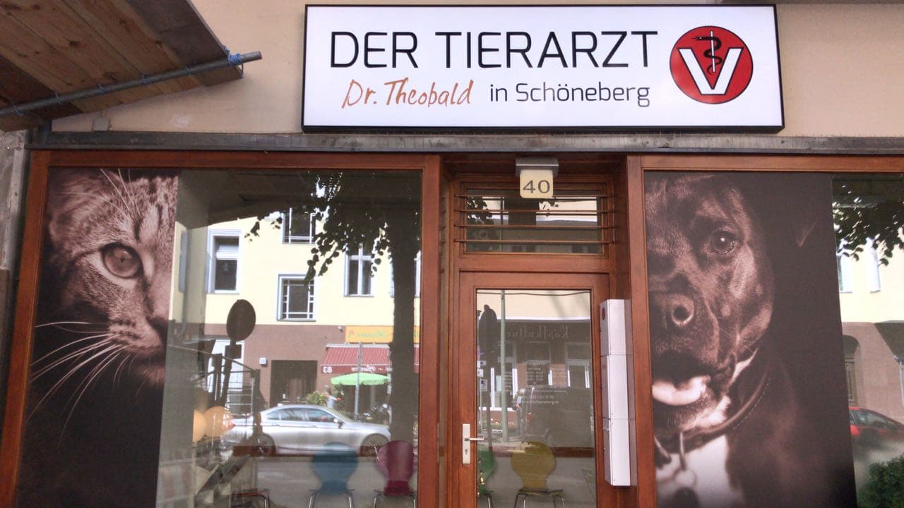 DER TIERARZT Dr. Theobald in Schöneberg